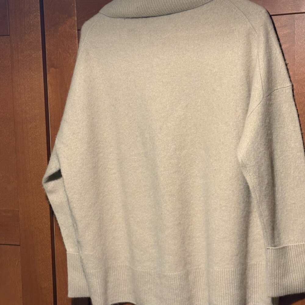 Banana Republic Sz L Luxurious Cashmere Pullover Turtlenec Tan Sweater $260 NWT - Picture 7 of 9